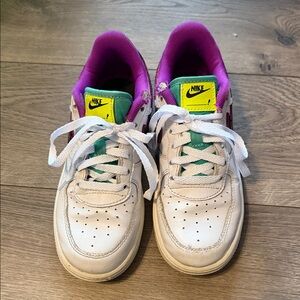 Nike Girls Sneakers – Size 1Y – White with Purple & Teal – Gently Used